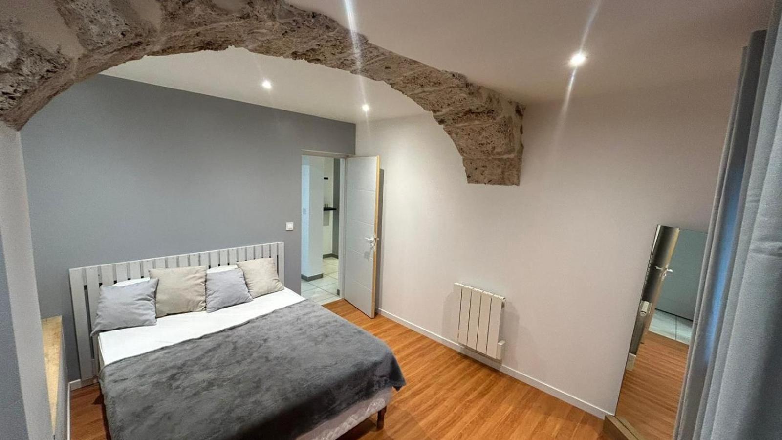Appartement Paisible Entre Terre Et Mer Cabrieres  Eksteriør billede